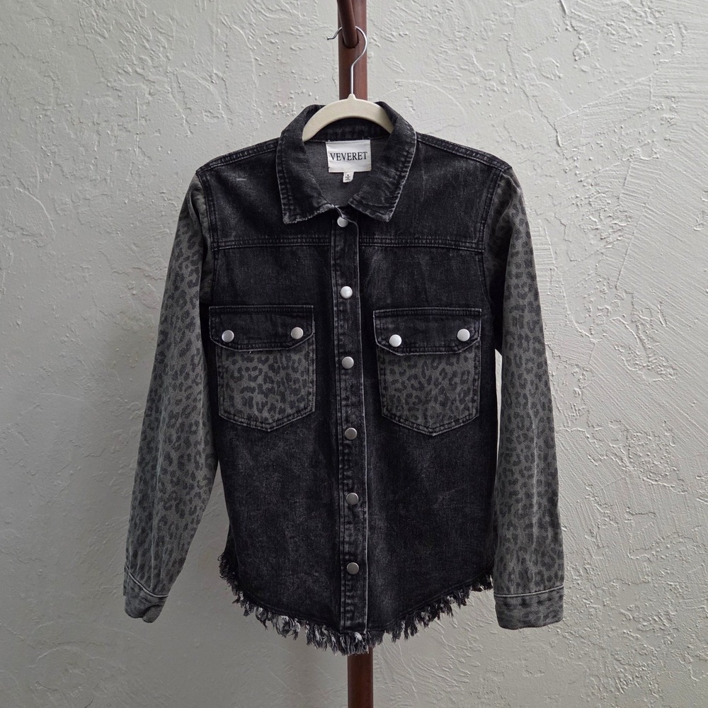 J185. Acid Wash Denim Leopard Print Colorblock Jacket